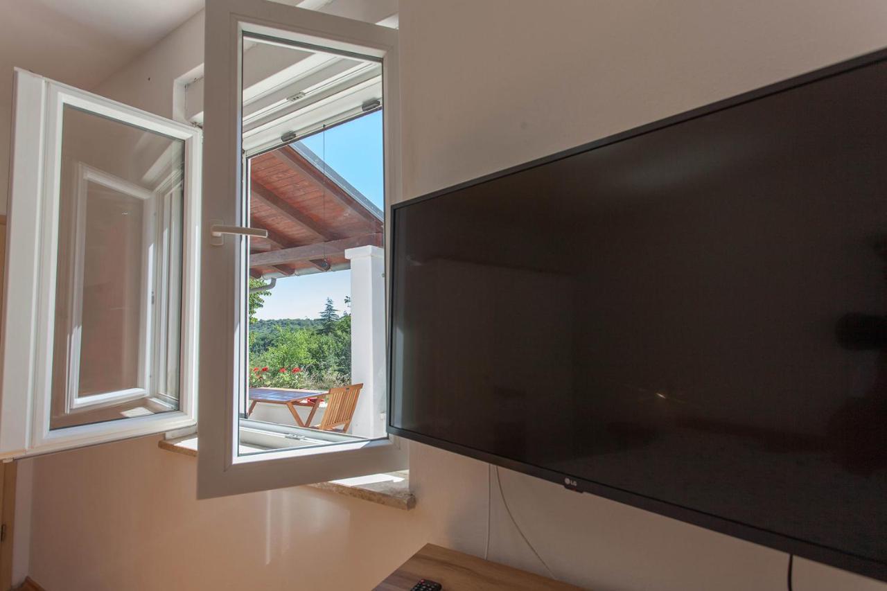 Viridis Apartman Póla Kültér fotó