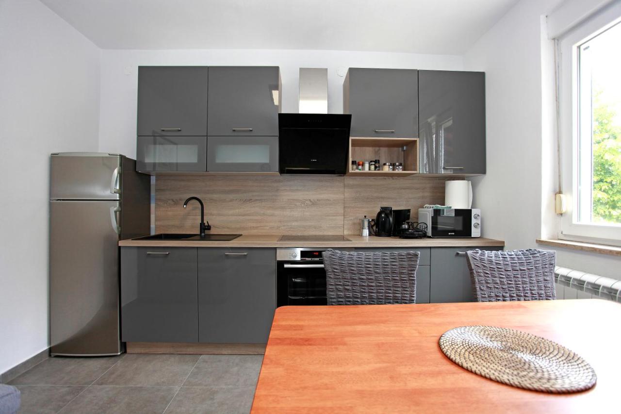 Viridis Apartman Póla Kültér fotó